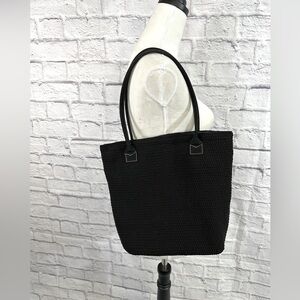 Frankie &‎ Johnnie Black Crocheted Shoulder Hand Bag and in Great Condition